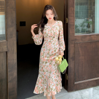 魅言魅语(MeiYanMeiYu)2021年秋季新款法式复古修身印花温柔连衣裙