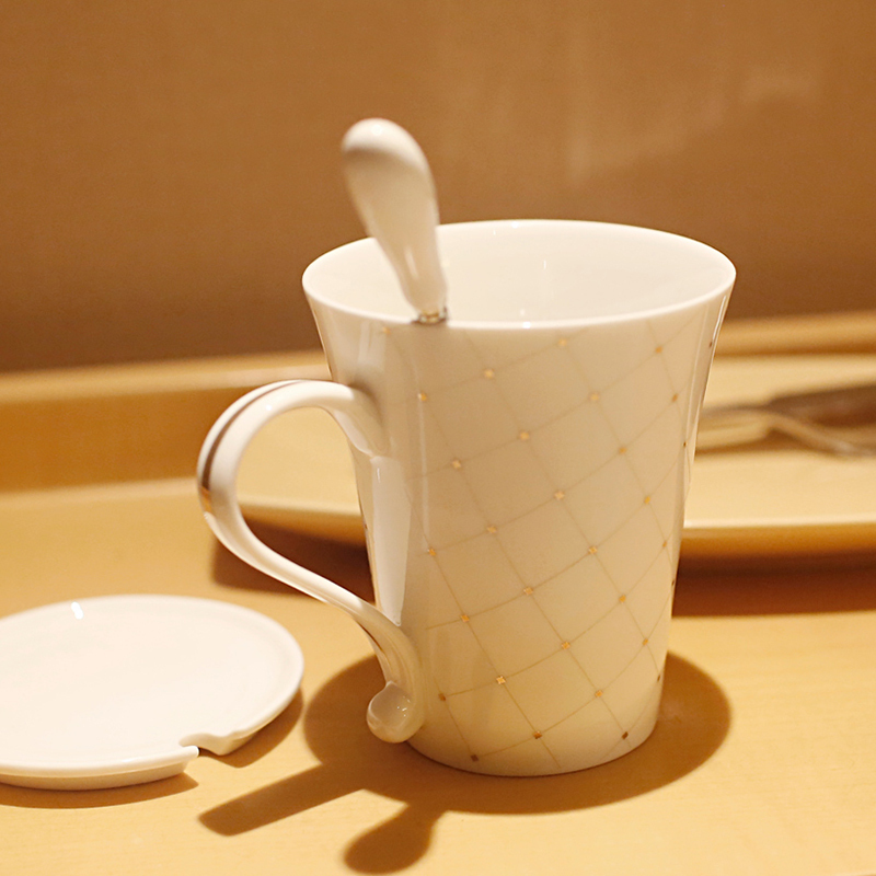 陶瓷简约马克杯 创意陶瓷杯子300ml 情侣杯水杯时尚咖啡杯带盖带勺套装