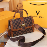 MKJ欧美时尚vf棋盘格盒子小方包包女2023新款字母复古老花单肩手提包斜挎小包