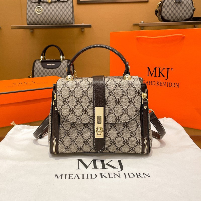 MKJ专柜正品欧美复古包包女2023新款水桶包洋气轻奢品字母手提斜挎包百搭单肩包小方包