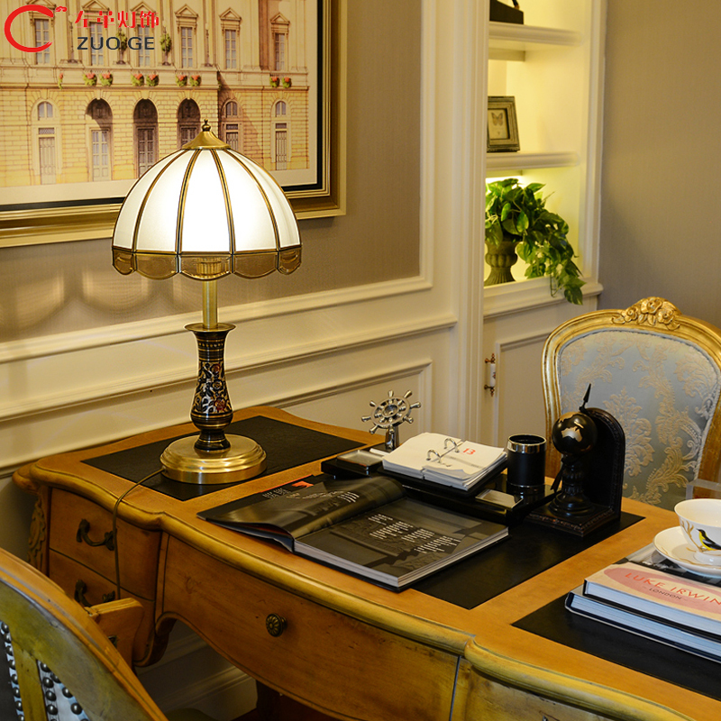 左革台灯卧室床头灯欧式创意温馨复古简约现代装饰全铜灯具