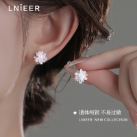 925纯银水晶冰花耳钉女精致小巧白色花朵高级感耳环2025新款耳饰送女朋友老婆情人节七夕生日礼物