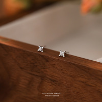 云小舒小巧精致星星耳钉女s999纯银四角星简约几何足银耳饰批发送女朋友老婆情人节七夕生日礼物