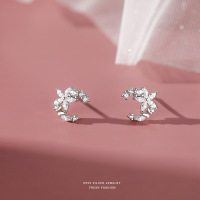 s999足银繁花蝴蝶花环耳钉女轻奢小众网红气质仙女风花朵锆石耳饰送女朋友老婆情人节七夕生日礼物