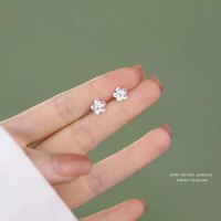 云小舒森系花朵耳钉女s999纯银韩版百搭小清新足银梅花耳饰代发送女朋友老婆情人节七夕生日礼物