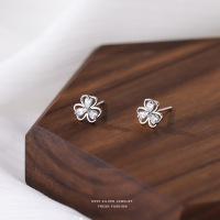 s999足银闪亮锆石三叶草耳钉女轻奢设计感韩系气质小红书耳饰批发送女朋友老婆情人节七夕生日礼物