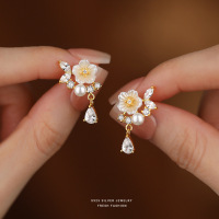 s925纯银山茶花耳钉女法式超仙轻奢温柔风高级感花朵锆石耳饰时尚送女朋友老婆情人节七夕生日礼物