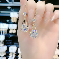 高级感时尚超闪锆石水滴耳环2025新款潮气质百搭方脸修饰脸型耳饰送女朋友老婆情人节七夕生日礼物