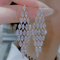 设计感轻奢气质长款水晶菱形耳环2025新款潮大气名媛高端百搭耳饰送女朋友老婆情人节七夕生日礼物
