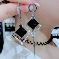 气质轻奢微镶钻不对称黑色菱形流苏耳环2025时尚新款925银针耳饰送女朋友老婆情人节七夕生日礼物
