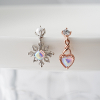 韩国进口耳环晶莹雪花爱心锁偏光彩色耳骨钉送女朋友老婆情人节七夕生日礼物