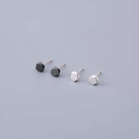 s925银针高级设计小众耳钉简约轻奢小巧百搭耳骨钉耳环冷淡风耳饰送女朋友老婆情人节七夕生日礼物