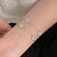 S925纯银镭射四叶草手链高颜值学生党显白ins风轻奢精致手串送女朋友老婆情人节七夕生日礼物