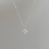 s925纯银迷你四叶草项链配饰女精致小众锁骨链日常通勤颈链送女朋友老婆情人节七夕生日礼物