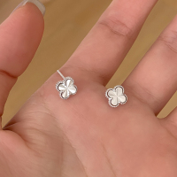 纯银车花镭射四叶草耳钉轻奢高级感小众女学生党气质耳环百搭送女朋友老婆情人节七夕生日礼物