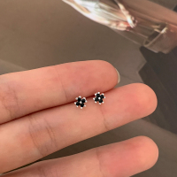  s925纯银黑色小花耳钉女小众独特经典设计优雅气质时尚耳饰送女朋友老婆情人节七夕生日礼物