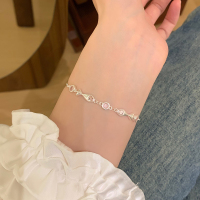 粉锆小鱼手链轻奢高级感小众精致设计师甜美手串女2025年新款送女朋友老婆情人节七夕生日礼物