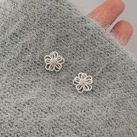 S925纯银镂空花朵耳钉女温柔清新耳环耳饰小众适合春天的耳钉送女朋友老婆情人节七夕生日礼物