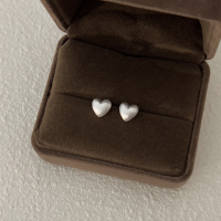 磨砂爱心小巧耳钉女s925纯银气质简约精致高级感耳饰睡觉免摘送女朋友老婆情人节七夕生日礼物