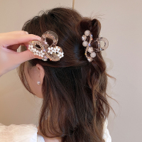 高级感水钻花朵抓夹女2024年新款发夹中号鲨鱼夹后脑勺盘发抓头饰送女朋友老婆情人节七夕生日礼物