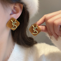 丝绒字母耳钉轻奢高级感气质耳环小众设计感新款独特法式耳饰女送女朋友老婆情人节七夕生日礼物