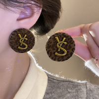 复古秋冬植绒豹纹字母耳钉轻奢高级感气质耳环2024新款耳饰女送女朋友老婆情人节七夕生日礼物