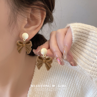 秋冬新款耳饰蝴蝶结耳环女丝绒奶茶色高级感小众设计网红气质耳钉送女朋友老婆情人节七夕生日礼物