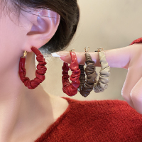 安可拉红色秋冬优雅皮质耳圈美拉德色系高级感时尚休闲耳环女耳饰送女朋友老婆情人节七夕生日礼物