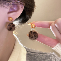 小众设计豹纹毛球两戴耳环女秋冬2024新款高级感耳钉复古耳饰送女朋友老婆情人节七夕生日礼物