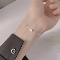 方块手链女2025新款小众极简风设计感手环韩版轻奢高级感个性手饰送女朋友老婆情人节七夕生日礼物