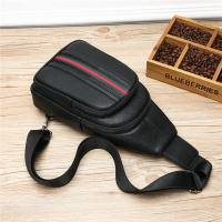 2021新款男士胸质感男包单肩包斜挎包包个性休闲户外男背包威珺