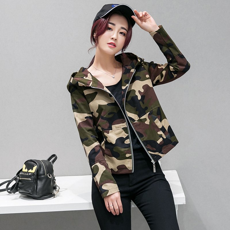 薇侣2017新品春秋新款迷彩外套女短款韩版大码宽松百搭连帽学生长袖迷彩服