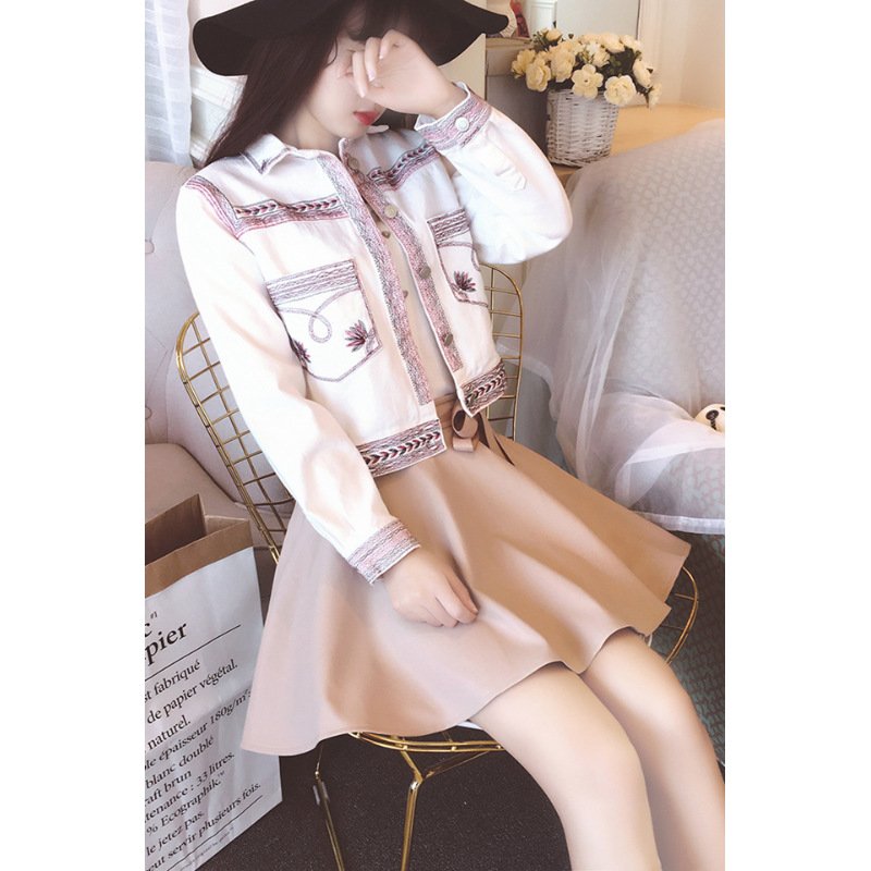 时尚套装复古重工刺绣花朵翻领短款牛仔外套+蝴蝶系带高腰短裙