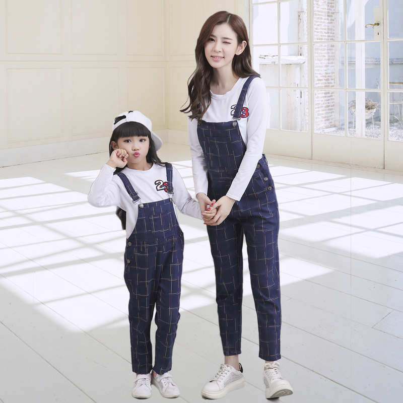 qma新款17秋款亲子装一家母子母女新款韩版格子背带裤两件套婴儿时尚