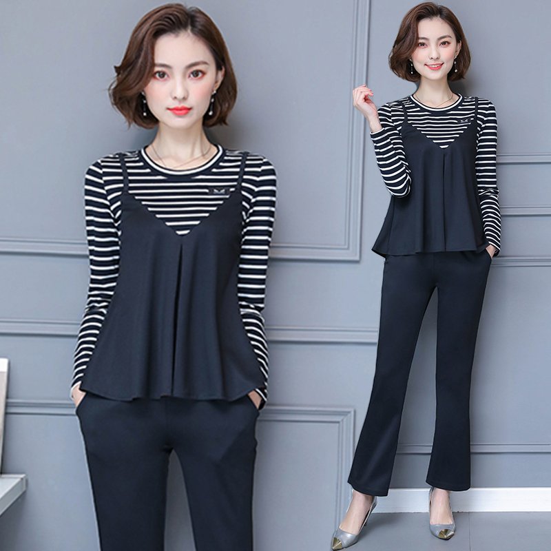 胖妹妹秋装新款2017大码女套装时尚条纹上衣九分微喇叭裤两件套