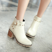 CAETIENT2017秋冬新款时装女靴子大码圆头雪地加毛短靴铆钉米白色粗跟马丁靴潮