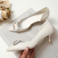 CAETIENT韩版低跟方扣水钻浅口单鞋钻扣尖头高跟鞋女细跟白色皮鞋中跟女鞋