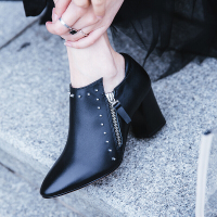 品牌女鞋铆钉百搭短筒单靴裸靴及裸靴短靴女马丁靴牛皮尖头欧美粗跟高跟鞋黑色
