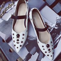 品牌女鞋尖头女鞋单鞋学院风文艺清新百搭休闲牛皮铆钉镂空工作鞋中跟玛丽珍鞋