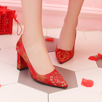 品牌女鞋欧美时尚新款中式红色婚鞋尖头高跟鞋女名族风绣花粗跟新娘鞋红色