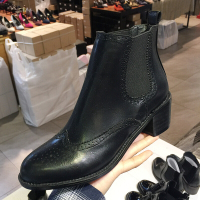 女鞋2017新款圆头镂空松紧带拼接粗跟套筒切尔西短靴黑色