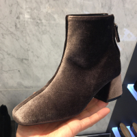 女鞋2017新款方头天鹅绒面拼接马蹄跟粗高跟短靴