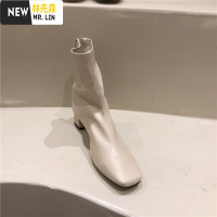 林先森这个方头短靴好有质感,穿着显瘦又舒服~!凉鞋