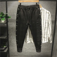 新款Hi 美式设计感侧边钮扣装饰休闲裤男士潮流刺绣微宽松哈伦长裤