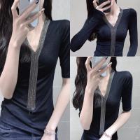 新款秋冬新款女装V领链条长袖T恤女纯色修身洋气打底衫薄款显瘦