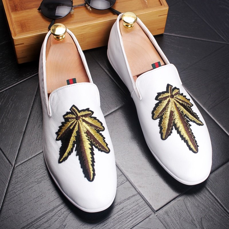 男士真皮套脚小皮鞋刺绣休闲男鞋青年时尚发型师增高懒人豆豆鞋潮