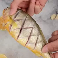 青岛深海小黄鱼新鲜小黄鱼冷冻黄花鱼大黄花新鲜海鲜香酥黄花鱼 5斤装中大号一斤7-8条大一点好很多
