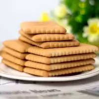 钙奶饼干小包装整箱冲泡式早餐代餐老人浓乳韧性薄脆酥性饼干批发