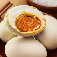 正宗特产海鸭蛋60g新鲜红心流油咸鸭蛋 8枚