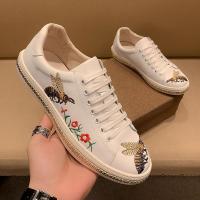 百丽牧貂[BAILIMUDIAO]欧洲站新款蜜蜂花儿刺绣小白鞋个性潮流时尚系带休闲板鞋时尚男鞋